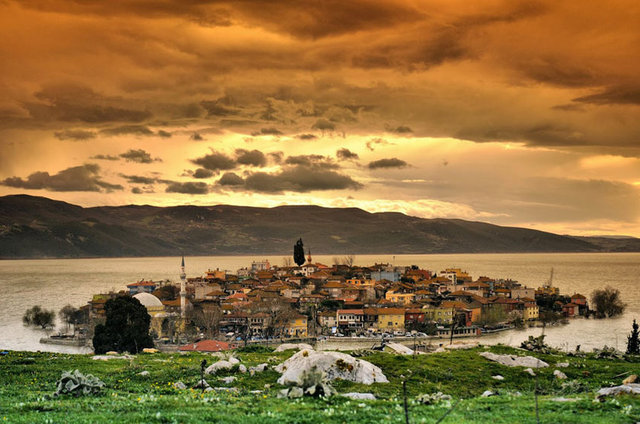 Bazı kaynaklar Gölyazı Köyü'nün Apollon Krallığı'nın merkezi olarak gösteriyor.