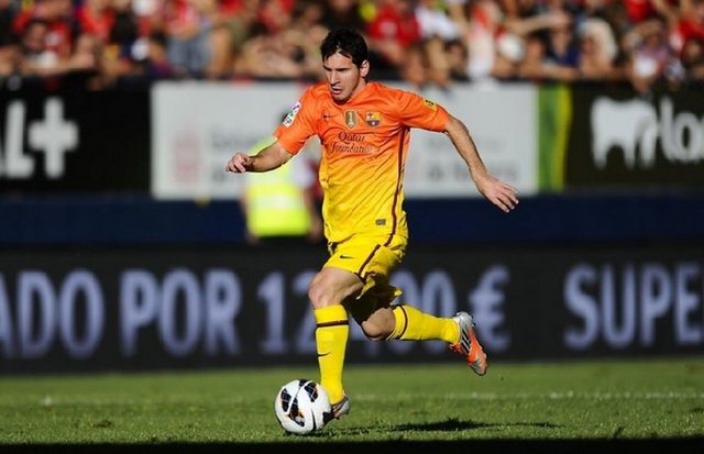 4- Messi, Ronaldo'dan daha iyi karar verici. Oyun içindeki performanslarına bakınca Messi'nin Ronaldo'dan daha doğru kararlar verdiği ortaya çıkıyor. Başarılı pas ve şut yüzdesi Portekizliden daha fazla.