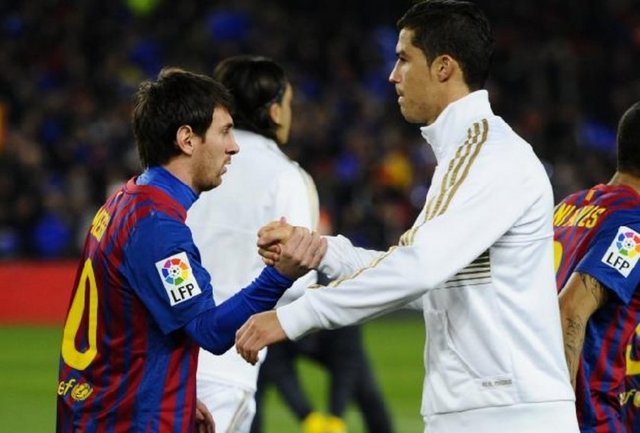 Give Me Sport isimli internet sitesinin yaptığı çalışmaya göre Messi, rakamlar ele alındığında Ronaldo'nun bir adım önünde.