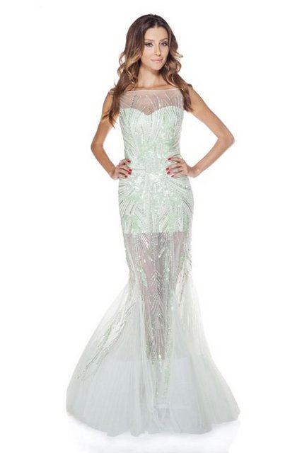 Özge Ulusoy'un sunumuyla magazin haberlerini, son gündemi en keyifli şekliyle ekranlara getiren "Hey Canlı", her pazartesi canlı yayınla ekranda olacak.