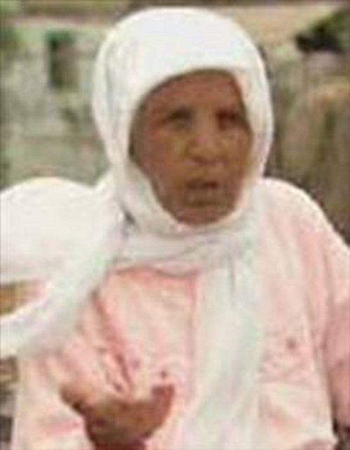 75 yaşına geldiğinde Zahra yine dayanılmaz ağrılar çekmeye başladı. Doktorların ultrason çekiminden sonra çocuğun karnında öldüğü anlaşıldı.