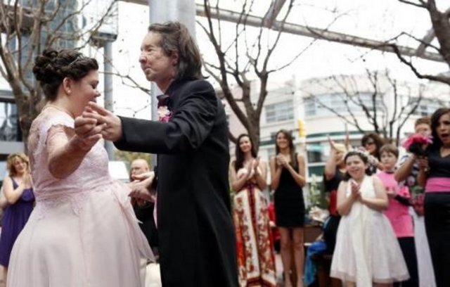 Ağır yaralanan Dallas Wiens...