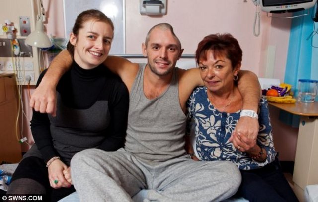 Bilincim yerine geldiğinde neler olduğunu hatırlamıyordum. Sadece kafamdaki çöküğü hissettim' diyerek yaşadıklarını anlattı.