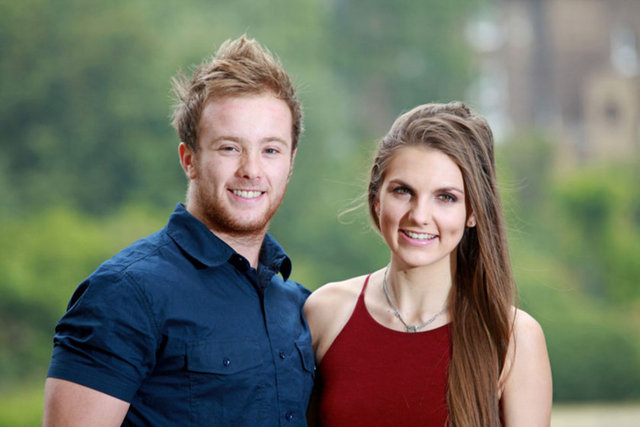 Charlotte Urie'nin, yakışıklı ve yapılı sevgilisi Kieran Moloney'in bu durumuyla ilgili hiç ipucu yakalayamaması oldukça normal çünkü kaslı ve düzgün vücudu, sportmen yapısı ve sakallarıyla Kieran'ı bir kadına benzetmek neredeyse imkânsız...