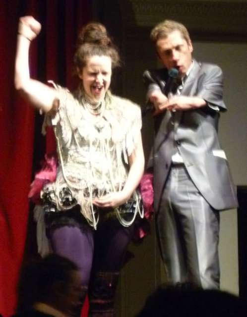 Düğüne yaklaşık 50 davetli katıldı. Gelder düğünden sonra, "Kendimi daha güçlü hissettim" dedi.