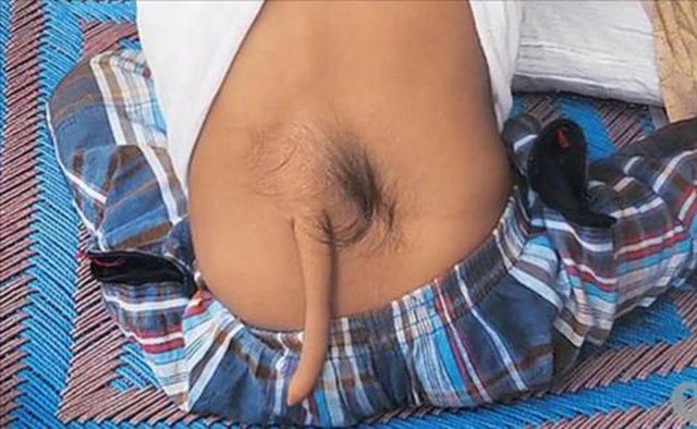 Arshid Ali Khan adlı kuyruklu çocuk ülkede maymunlar tanrısı Hannuman'ın dünyada yeniden can bulduğu beden olarak görülüyor.