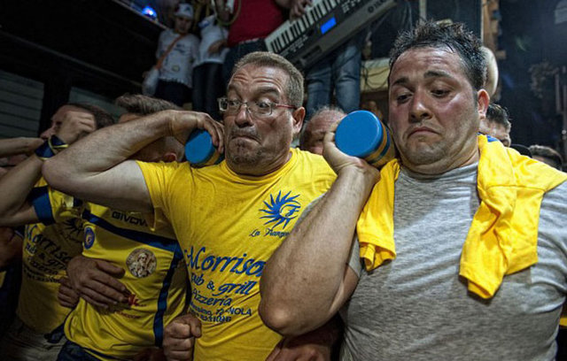 UNESCO tarafından koruma altına alınan Lilies Festivali'ni katolik inancının önemli isimlerinden biri olarak bilinen Aziz Paulinus adına yapıyorlar.