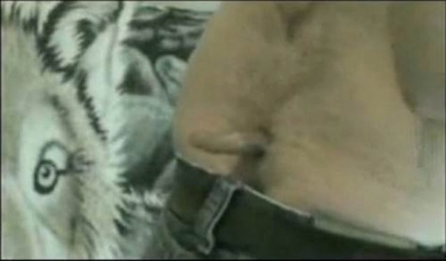 Bilimin en gizemli konusu olan kuyrukla doğan insanlar arasında ünlü bir şarkıcı da var. -