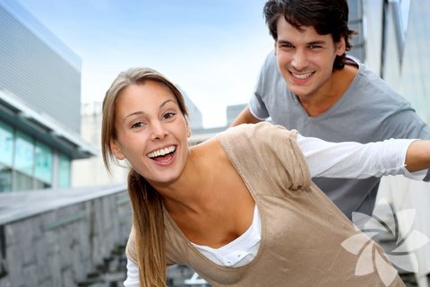 Dürüst amigo - Bir kız arkadaşınızla karşılaştığınızda mutlaka beğendiği ve bunu dile getirdiği bir şey olur: ayakkabılarınız, ilginç bir tercih olsa da neon manikürünüz, saç kesiminiz vs. Ama erkek arkadaşınız kilo verdiğinizi söylüyorsa, bu gerçektir!