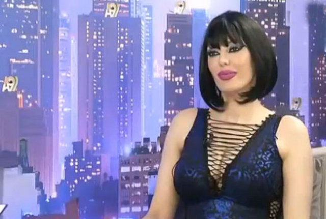 Adnan Oktar A9 kanalında yayınlanan programında ilginç bir diyaloğa daha imza attı.