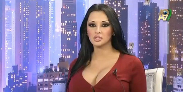 Adnan Oktar'ın A9 kanalında yayınlanan programı bir kez daha kadın konuklarıyla gündem oldu. -  -