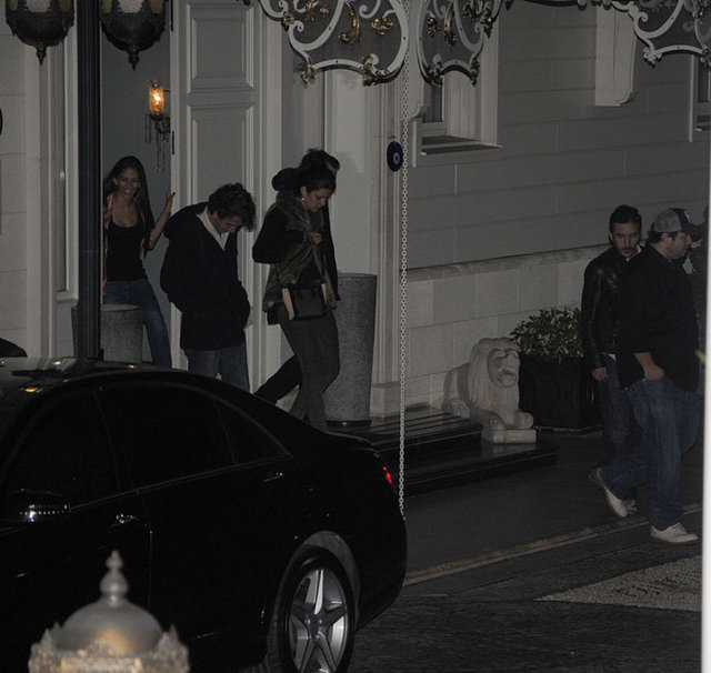 Şahan Gökbakar bir süreder birlikte olduğu Selin Ortaçlı'yla önceke akşam Reina'da eğlendi.