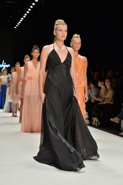 Mercedes-Benz İstanbul Fashion Week 2013 (IFW) kapsamında düzenlenen beş günlük maratonda son defile Jale Hürdoğan'ın "Sorbet" adını verdiği koleksiyonuyla son buldu.