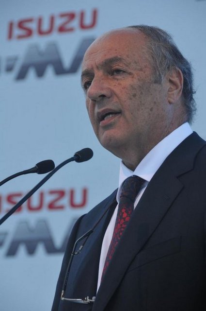 TUNCAY ÖZİLHAN