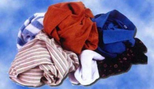 Perşembe çamaşır yıkanırsa zengin olunur.Cumartesi çamaşır yıkamak uğursuzluk getirir.