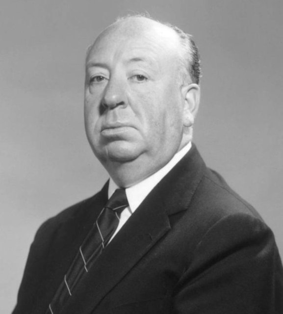 En önemli korku filmi yönetmenlerinden Alfred Hitchcock da 13. cuma doğumlu. Ünlü yönetmen 13 Ağustos 1899 Cuma doğdu.