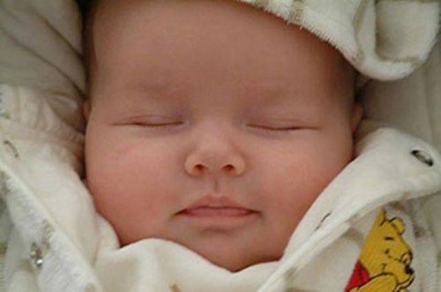 Çocuğun göbeği düştüğünde eve gömülmesi gerekirmiş ki büyüyünce eve bağlı olsun.