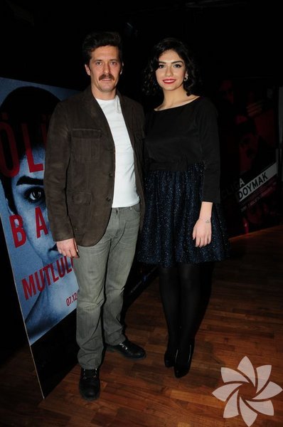 Türk tasarımcılardan kimleri beğeniyorsunuz? -Arzu Kaprol, Nejla Güvenç, Özgür Masur, Burçe Bekrek ve Raşit Bağzıbağlı.