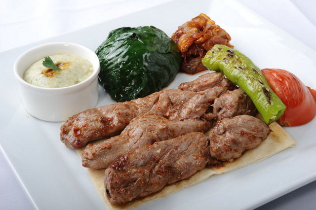 Geleneksel bir bayram sofrası hazırlamak istiyorsanız başköşye elbette kurban eti yerleşecektir.