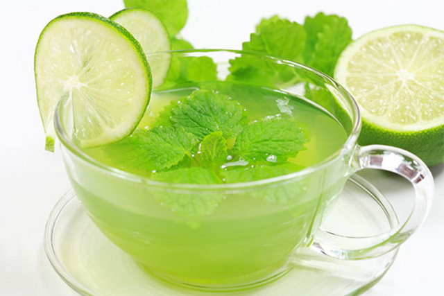 2 tatlı kaşığı yeşil çay