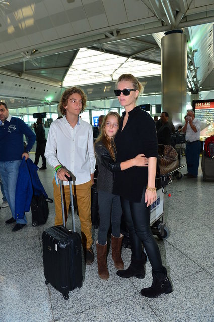 RENÇ EMRE, JASMIN PARIS, ALARA KOÇİBEY