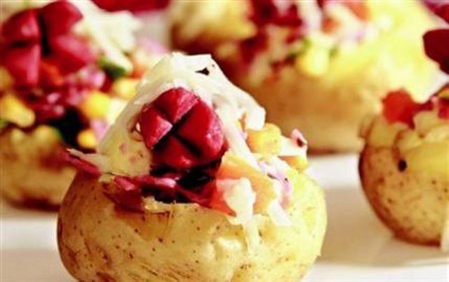 Yapılan ikramı geri çeviremiyorsanız az yiyin ve tadımlık miktarlarda alın.  -