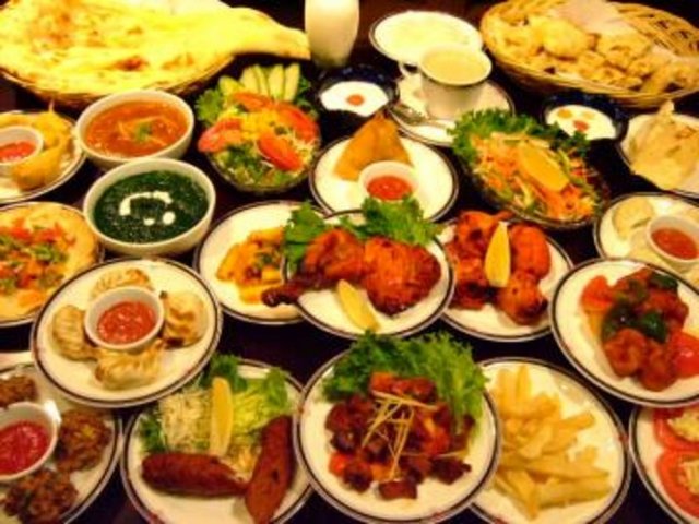 Evde bayram mönüsü dışında yiyebileceğiniz sağlıklı yemekler bulundurun.