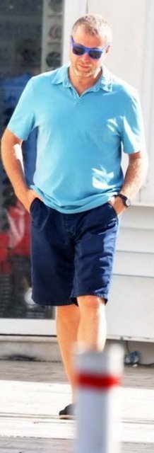 - Yalı Beldesi'ndeki Barbaros Koyu'nda sahilden 2 mil açığa demirleyen 163 metrelik yatı yakından görmek isteyen tatilci ve turistler için teknelerle turlar düzenlenmişti.