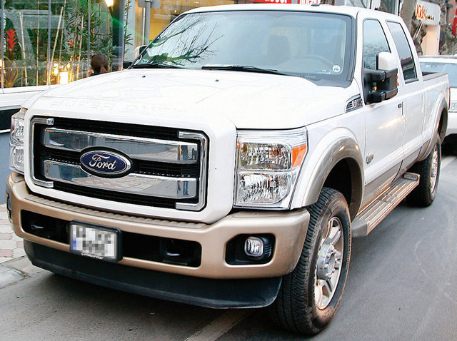 Oğlunun doğum günü hediyesini ince eleyip sık dokuyan Tuna, sonunda İdo'nun çok istediği pick-up'ı satın aldı.