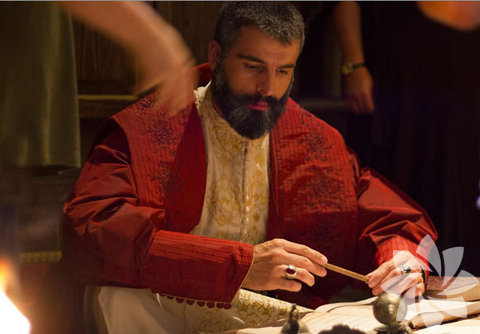 "Avni Divanı" ilk defa 1904 yılında Berlin'de basıldı. Kahramanlıklarını dizelerine konu etmeyen Fatih Sultan Mehmed, dönemin geleneğine uyum sağlayarak şiirlerinde ölüm karşısındaki çaresizlikten, gerçek dost bulmanın zorluğundan, anlaşılamamaktan, dünyevi zevklerin geçiciliğinden, aşktan, ayrılıktan ve elbette güzellerin eziyetlerinden bahsetti.  Gülbahar Hatun'a gazeller yazdı.  