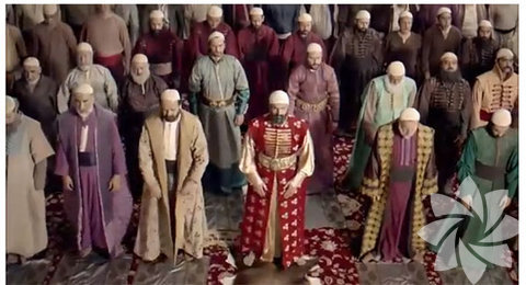 Bağlamaz Firdevs'e gönlini Galata'yı gören  - Servi anmaz anda ol servi dilarayı gören  - (Galata'yı gören, gönlünü cennetin en gizemli bahçesine bile bağlamaz  - Gönül güzeli bir sevgiliyi Galata'nın kendisinde gören, anmaz bir daha selvi boylu bir başka sevgiliyi) - 