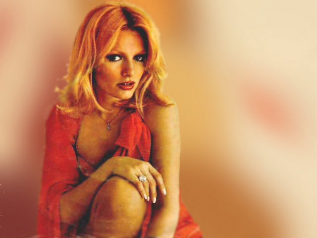 Kafam proleter. 17 yaşından beri emekçi gibi çalıştım.