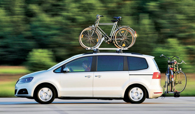 6) Gereksiz yüklerden kurtulun: Araç ne kadar ağır olursa hareket etmek için o kadar fazla enerji gerekir. Ekstra her 50 kilogram yük için yakıt tüketiminiz yaklaşık yüzde 1 artar.