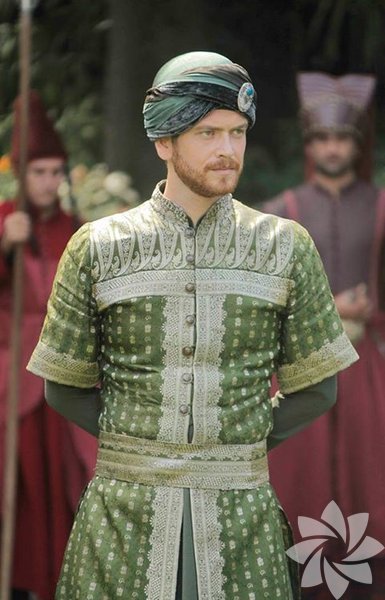 Ne var ki hayatı boyunca ayık gezmeyen Sarı Selim'in bünyesi şaraptan mahrum kalmayı kaldıramadı. Hekimler bile "Vücudunuz ihtiyacı olan şaraba muhtaçtır" dedi. Ama o yeminini bozmadı. -  - 