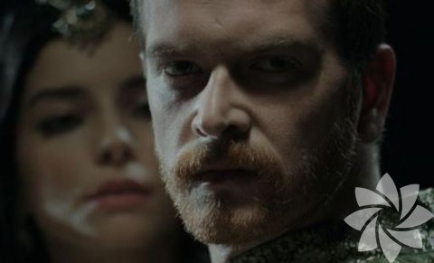 Mimar Sinan'a görkemli bir hamam yaptıran padişahın yapıyı görmeye gittiği bir gün başı döndü. Mermer üzerine düştükten birkaç gün sonra da öldü.