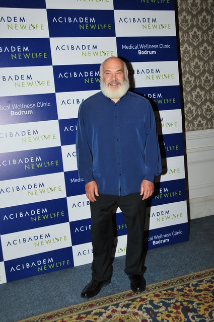 DR. ANDREW WEIL 
