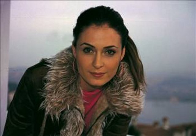 Düvenci'nin annesi Zümrüt Hanım kızını en son 4 yaşındayken gördü ve hep öyle kaldı.