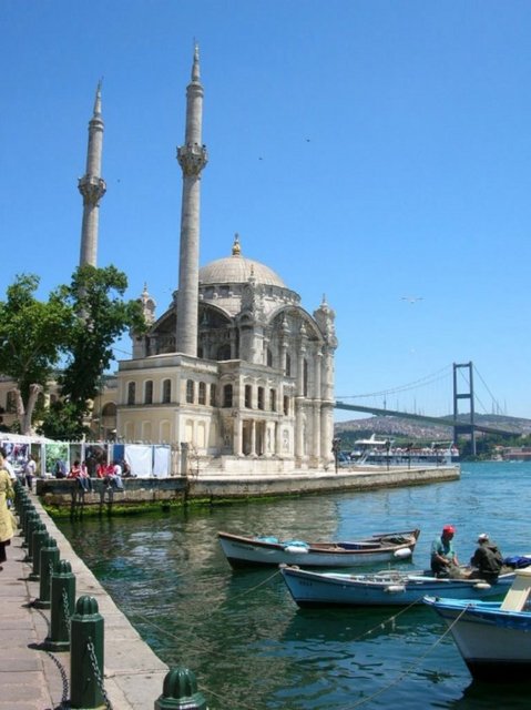 Beşiktaş Ortaköy sahili