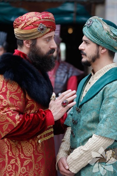 Yaşlanmadığının kanıtı olarak İran Seferi'ne çıkan Kanuni, Konya'da konakladığı sırada Şehzade Mustafa'yı çoktan gözden çıkarmıştı.  