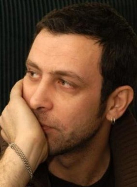 Nejat İşler - Son dönemde sağlık durumuyla ilgili iddialarla gündeme gelen yakışıklı aktör 1. 83 cm boyunda. -