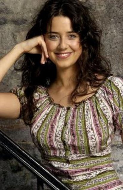 Melis Birkan - En son Leyla ile Mecnun'da ekrana gelen Birkan 1.74 cm boyunda. -