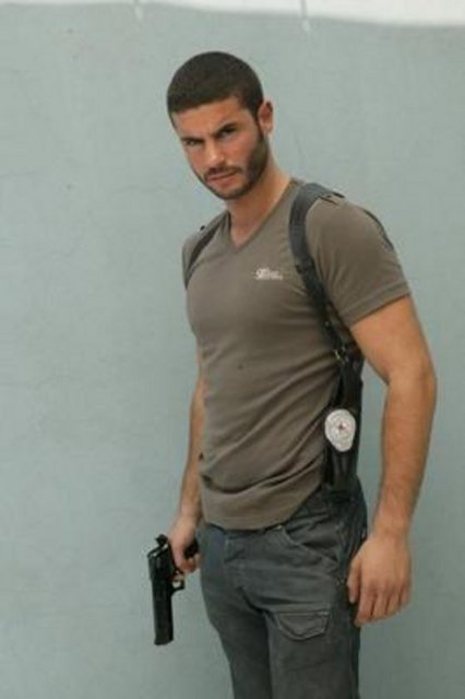 Berk Oktay - Şu sıralar Benim Hala Umudum Var'da oynayan Oktay'ın boyu 1. 88 cm. -