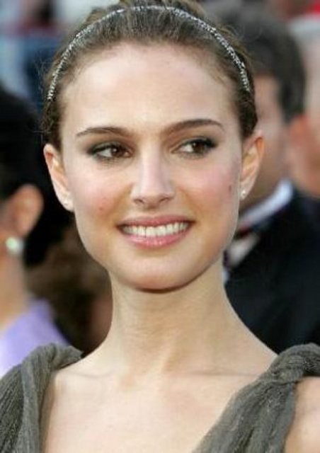 Natalie Portman - Ünlü yıldız sadece 1. 60 cm boyunda. -
