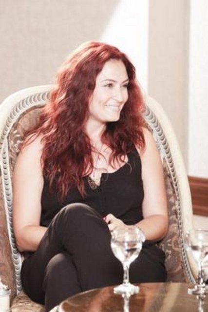 Ceyda Düvenci - Kısa süre önce anne olan Düvenci'nin boyu 1. 69 cm. -