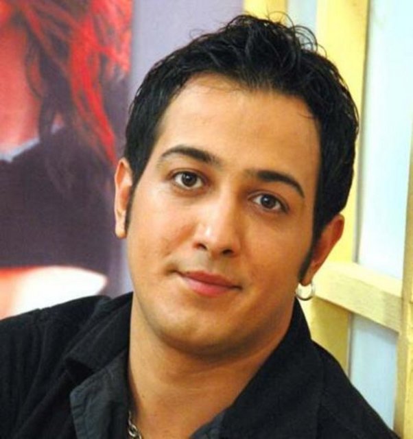 Sarp Apak - Genç aktör 1.76 cm boyunda. -