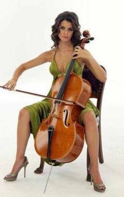 Beren Saat - Son dönemin en gözde yıldızlarından Saat 1. 67 cm boyunda ve 48 kilo. -