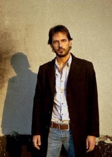 Timuçin Esen - Uzun zamandır ekrandan uzak olan Esen'in boyu 1.89 cm. -