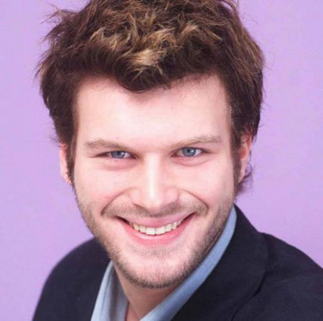 Kıvanç Tatlıtuğ - Onun boyu da 1.90 cm. -