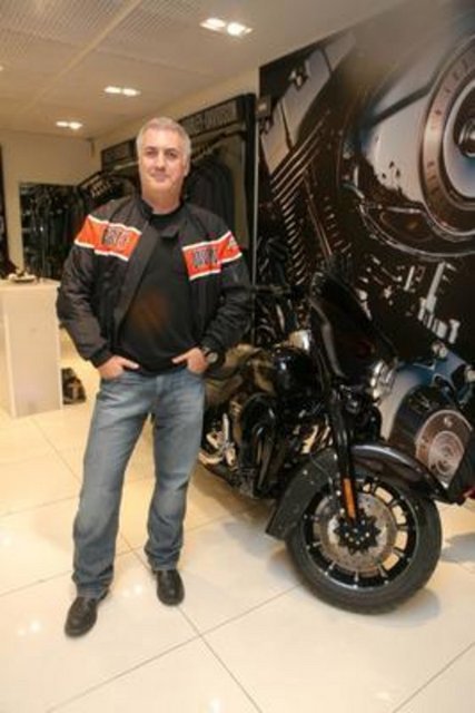 Tamer Karadağlı - O da uzun boylu ünlülerden. Boyu 1. 78 cm. -