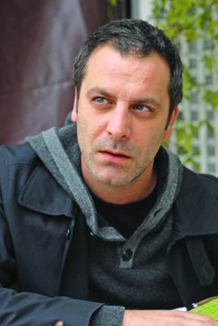 Ozan Güven - Yakışıklı aktör 1.75 cm boyunda. -